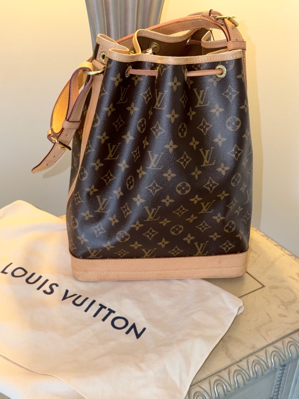 Louis Vuitton Monogram Noé Bucket Bag in Brown and Tan - Picture 2 of 8